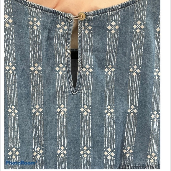 HARPER Chambray Bell Sleeve Babydoll Top | M - Picture 7 of 9